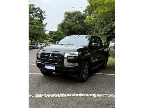 MITSUBISHI TRITON 2.4 BITURBO DIESEL CD HPE-S 4X4 AUTOMÁTICO MITSUBISHI TRITON 2.4 BITURBO DIESEL CD HPE-S 4X4 AUTOMÁTICO